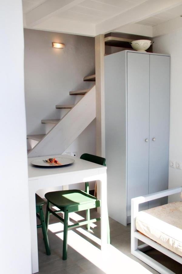 Cozy Guesthouse - Agios Romanos Exterior photo